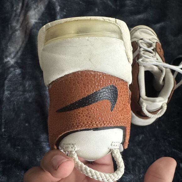 Nike Air More Uptempo Shoes Youth Size 2Y Basketball Suede DZ5322-001 - Picture 15 of 16